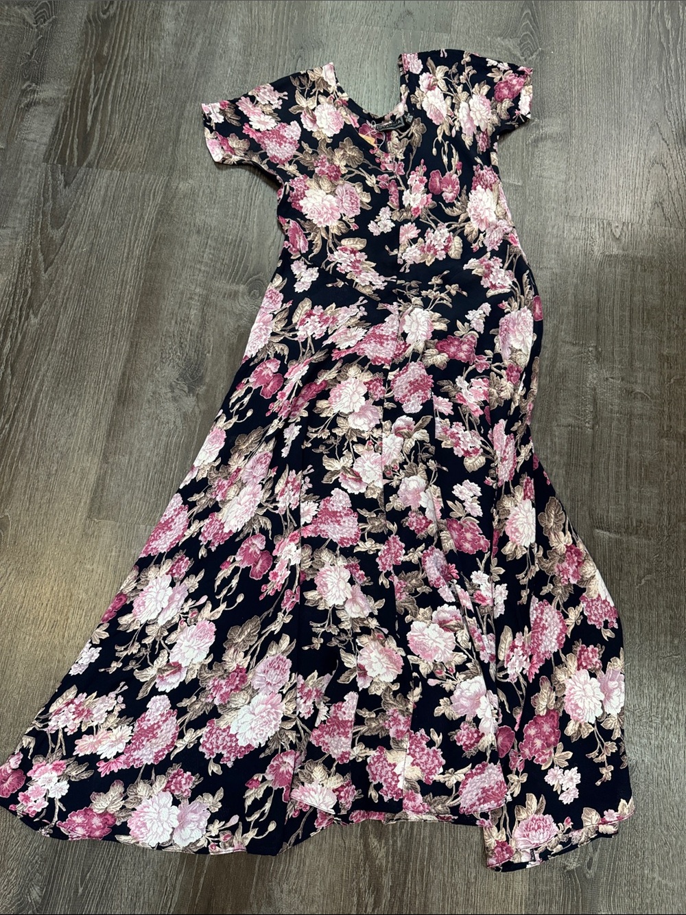 Floral Maxi Dress in black and Pink